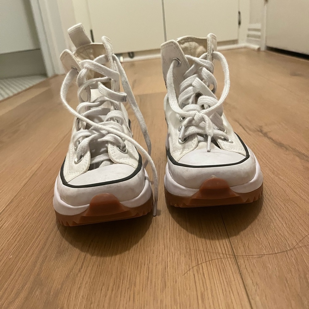 Converse White Run Star Hike, size 5.5 women’s.